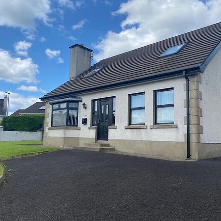 Holiday Home In Ballycastle - Fainne Na Cairde Exterior foto
