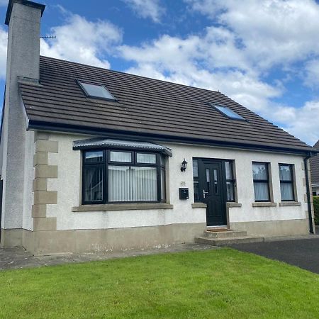 Holiday Home In Ballycastle - Fainne Na Cairde Exterior foto